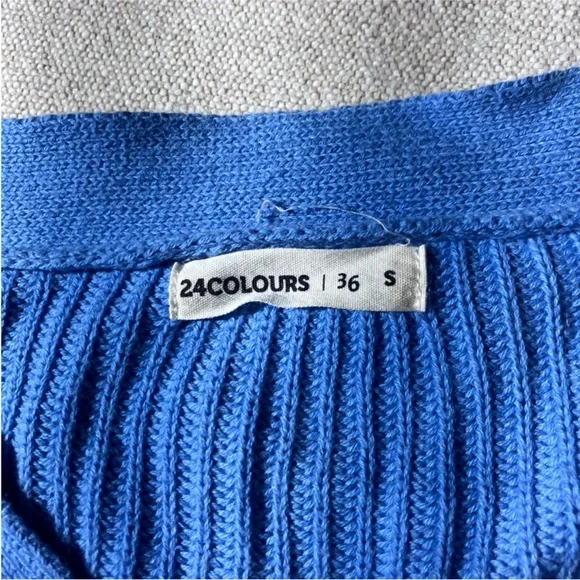 24 Colours Blue Cotton Ribbed Cropped V-neck Cardigan - Picture 7 of 8